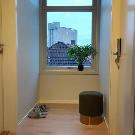Saneha Homes - Large 4 Room, 8 Guests Appartement