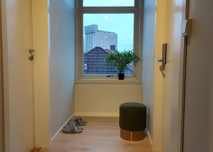 Saneha Homes - Large 4 Room, 8 Guests Apartamento